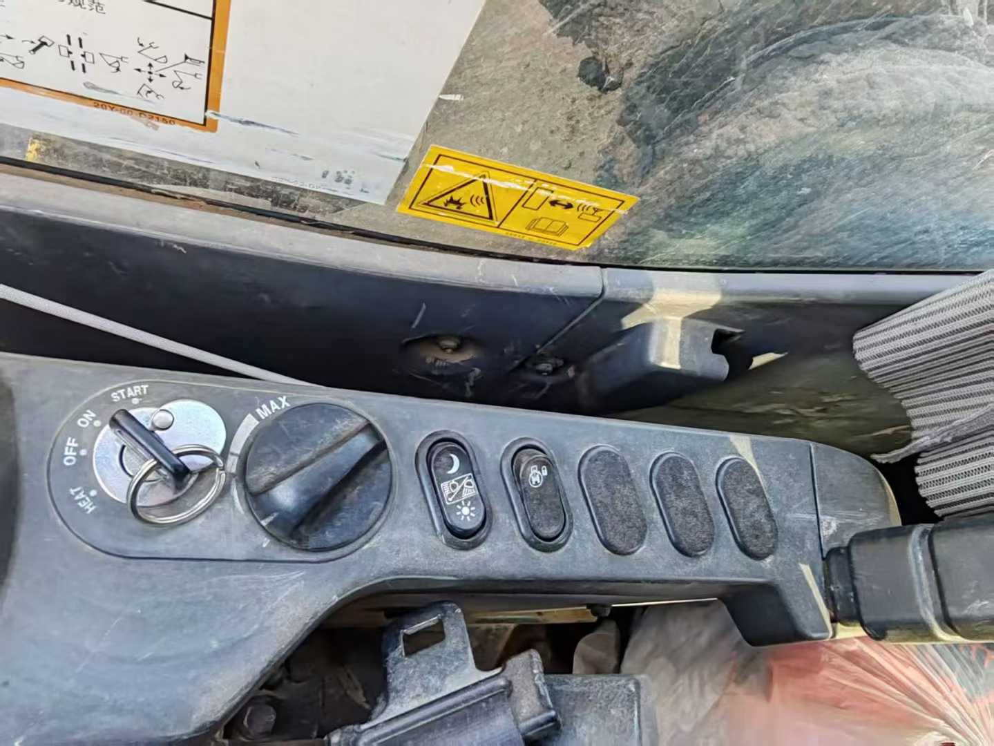 Used Komatsu PC210 Excavator 2012 Model / 6