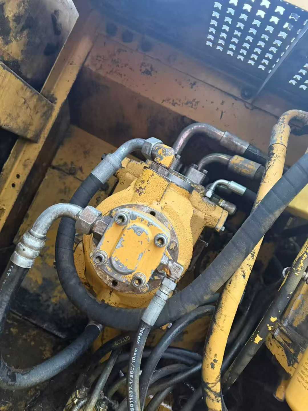 Used Caterpillar 320B Excavator 2016 Model / 7