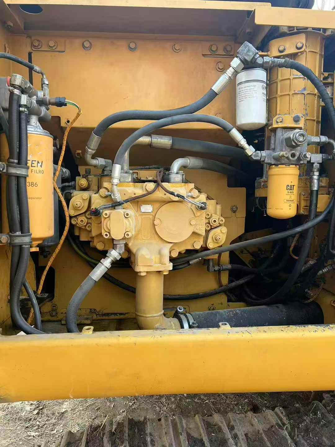 Used Caterpillar 323D2L Excavator 2014 Model / 6