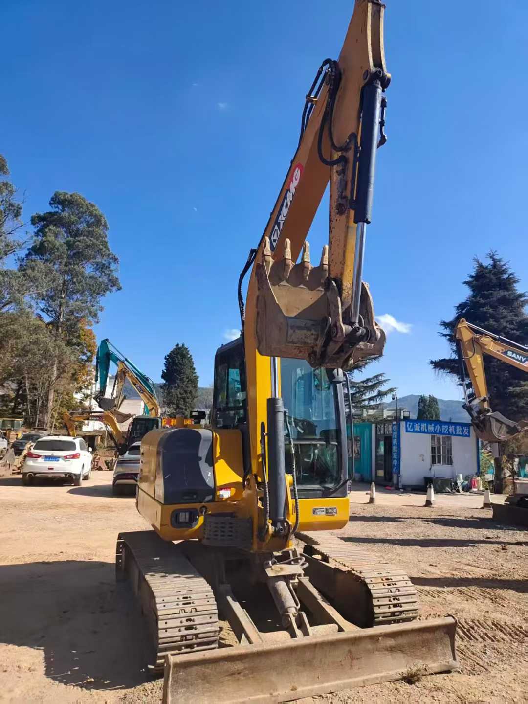 Used XCMG XE60 Excavator 2021 Model / 4