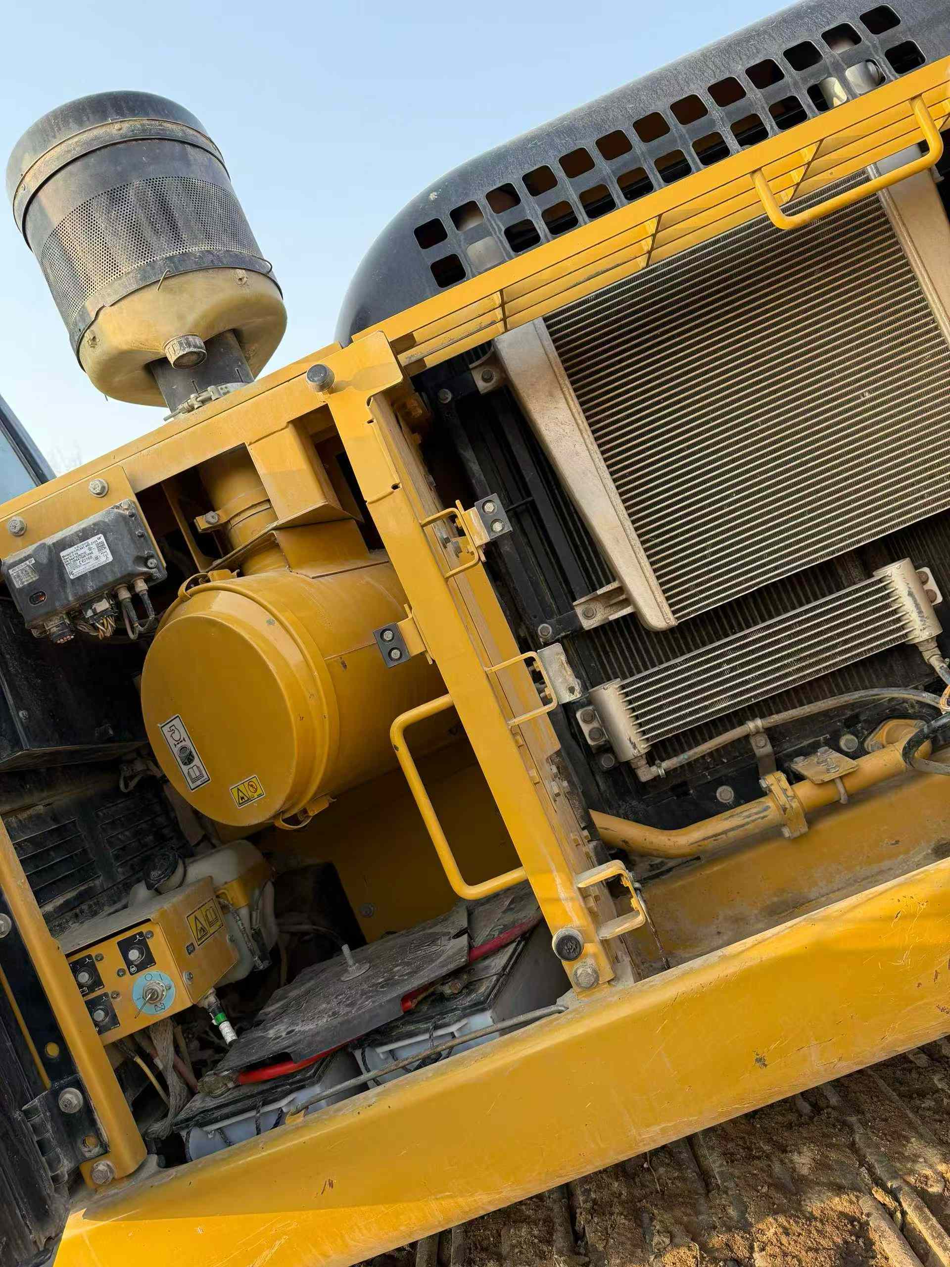 Used Caterpillar 330L Excavator 2018 Model / 4