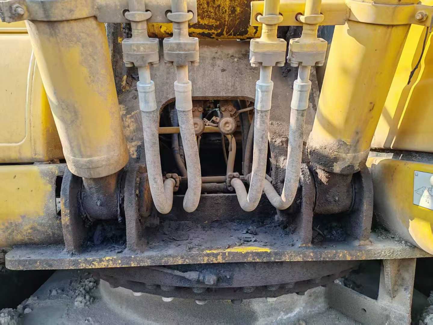 Used Komatsu PC210 Excavator 2012 Model / 3