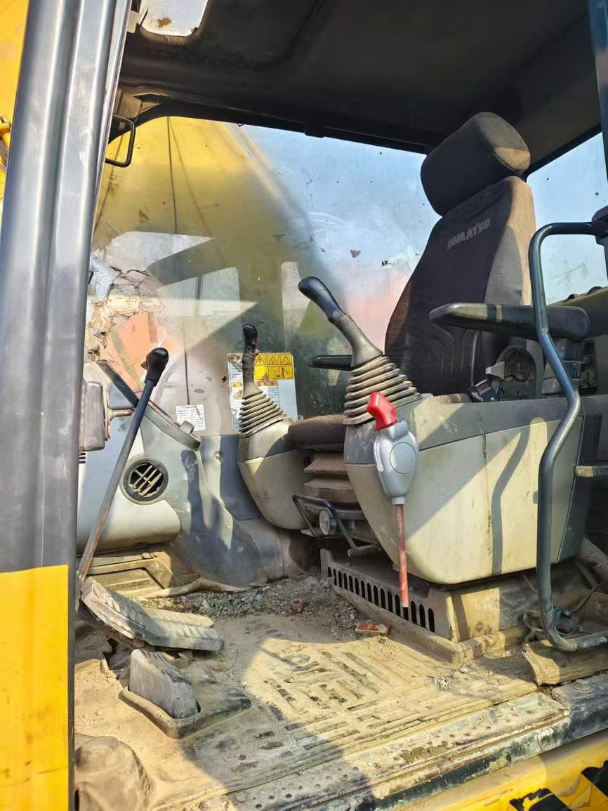 Used Komatsu PC220-8 Excavator 2016 Model / 2