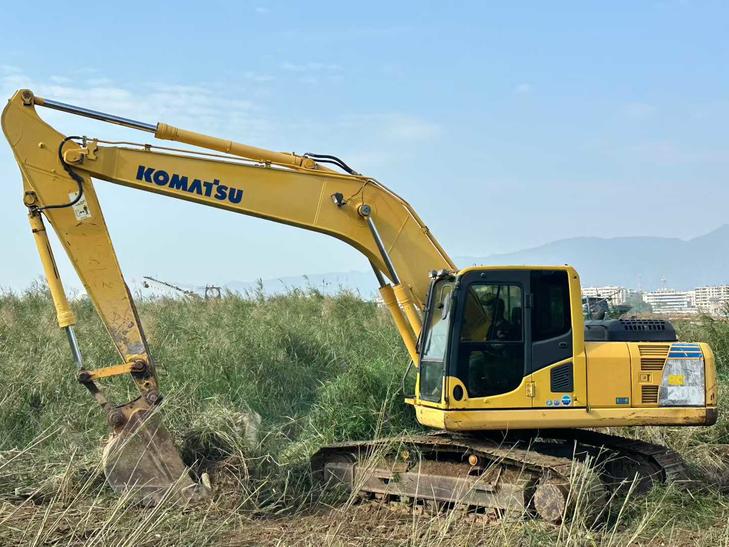 Buy Komatsu PC200-8N1 Used Excavator / 1