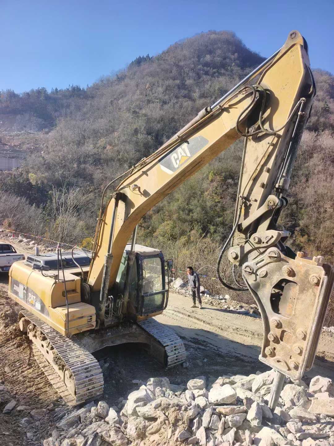 Used Caterpillar 329EL Excavator 2012 Model / 2