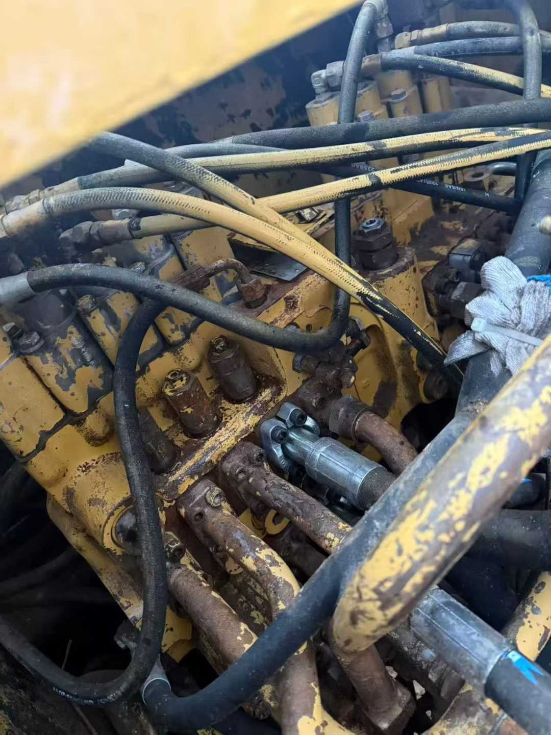 Used Caterpillar 320B Excavator 2016 Model / 6