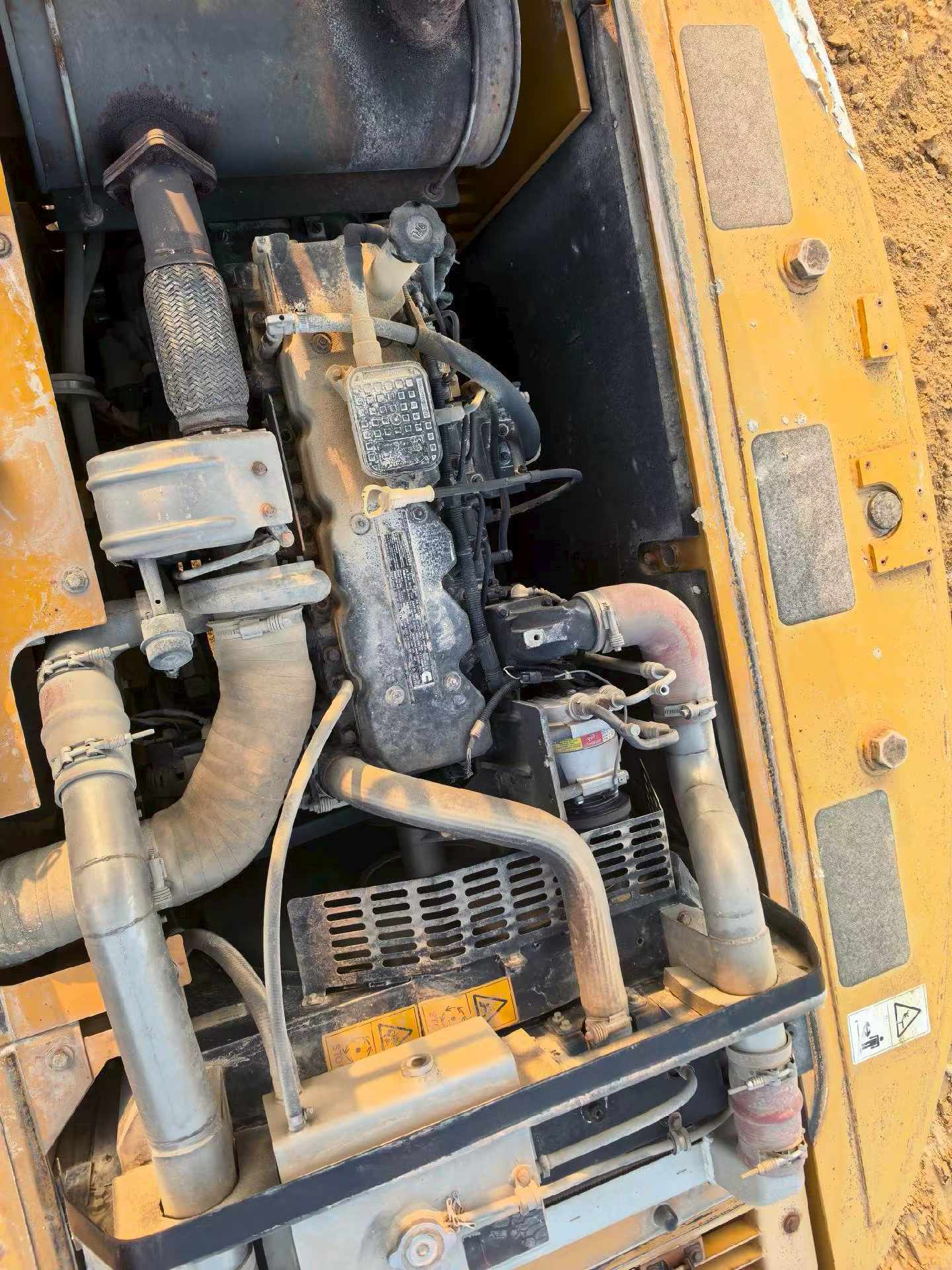 Used XCMG XE215DA Excavator 2020 Model / 3