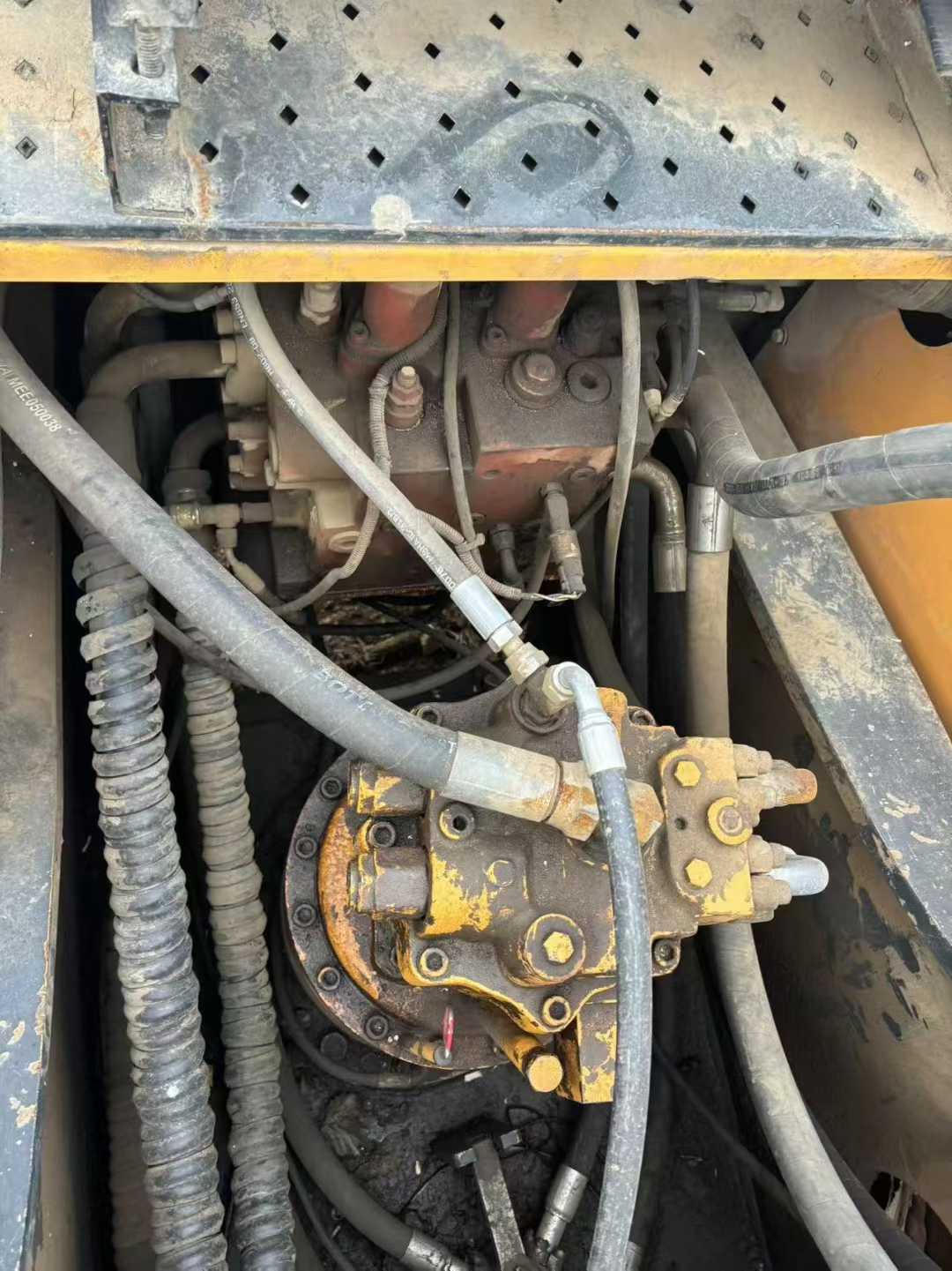 Used Hyundai R385LVS Excavator 2012 Model / 5