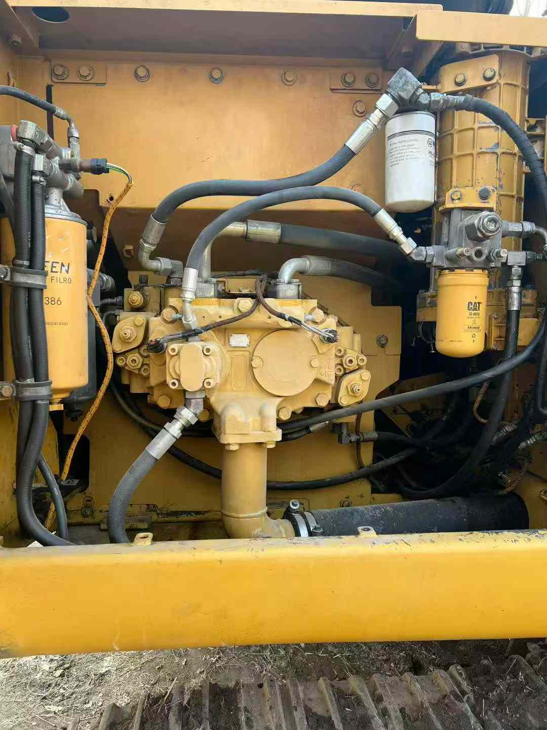 Used Caterpillar 323D2L Excavator 2014 Model / 6