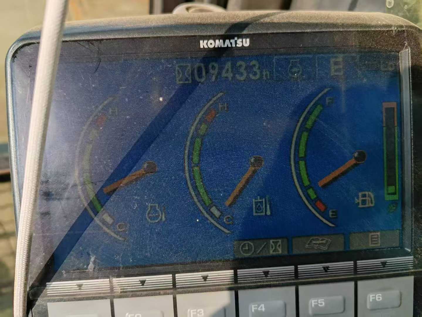 Used Komatsu PC210 Excavator 2012 Model / 9