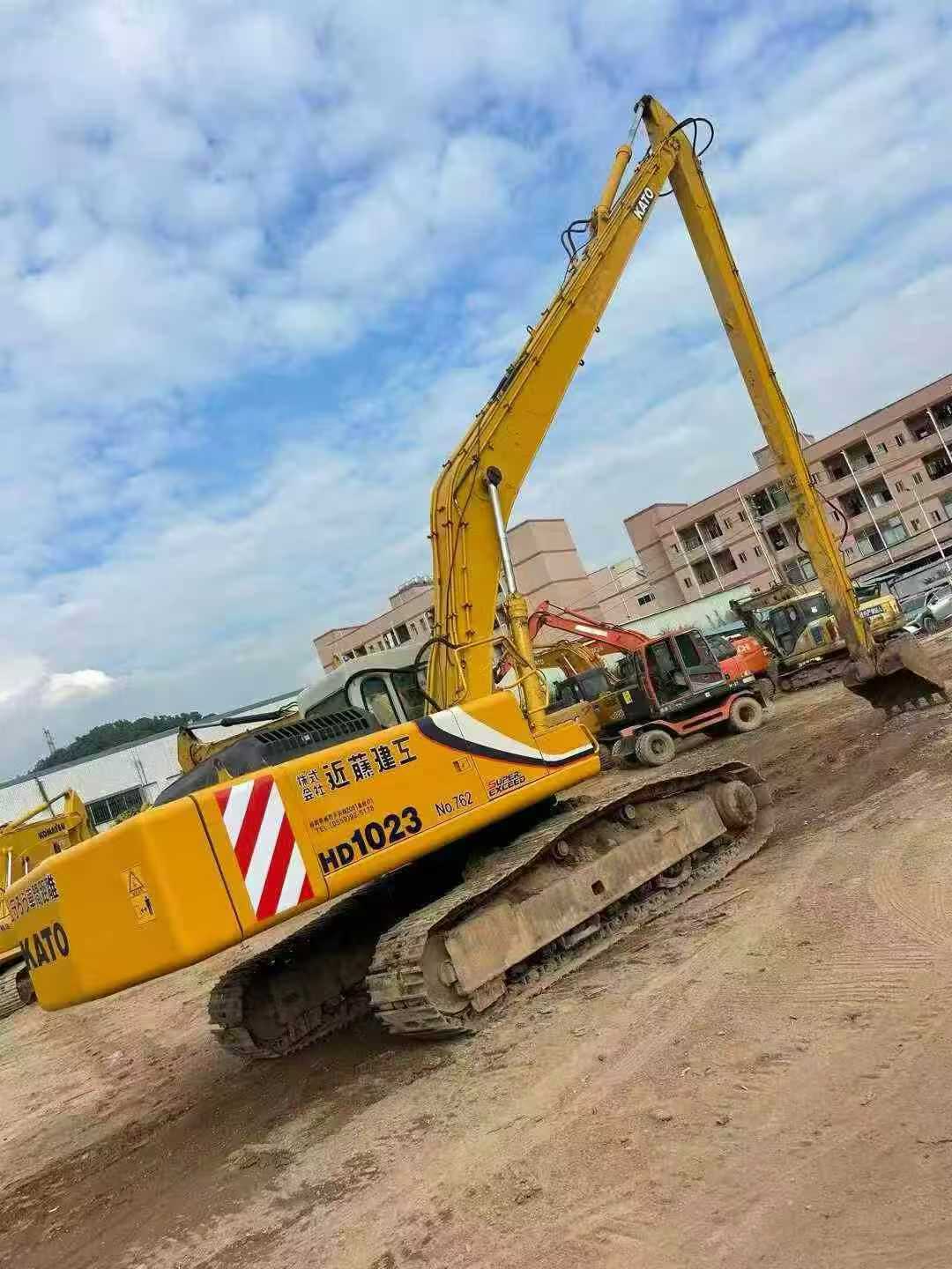 Used Kato HD1023R Excavator 2016 Model / 4