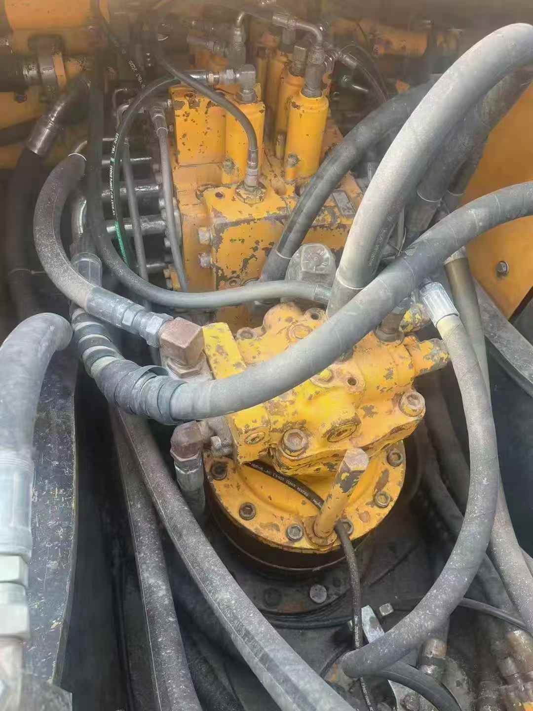 Used Hyundai R225-7 Excavator 2012 Model / 5