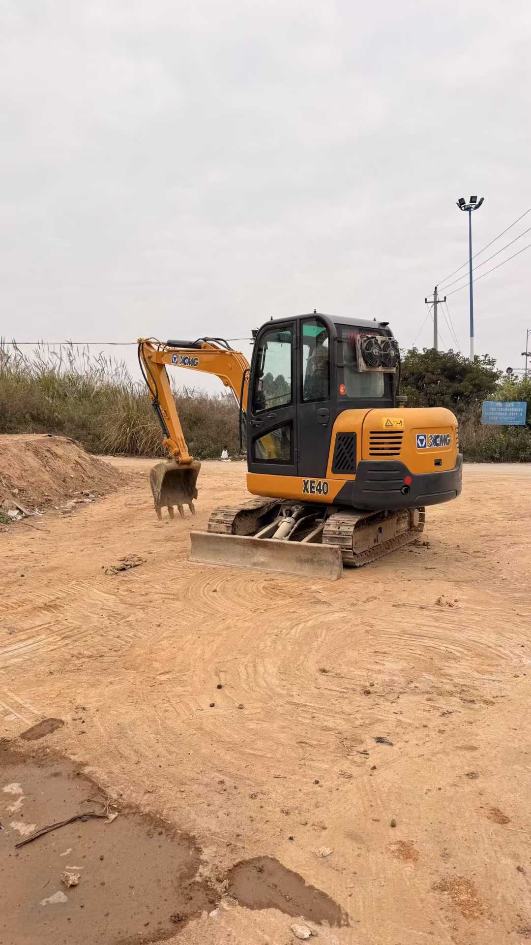 Used XCMG XE40 Excavator 2016 Model / 3