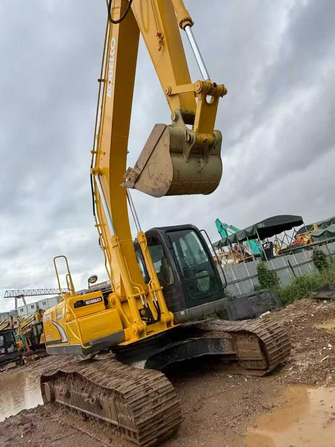 Used Kobelco SK2008 Excavator 2016 Model / 3