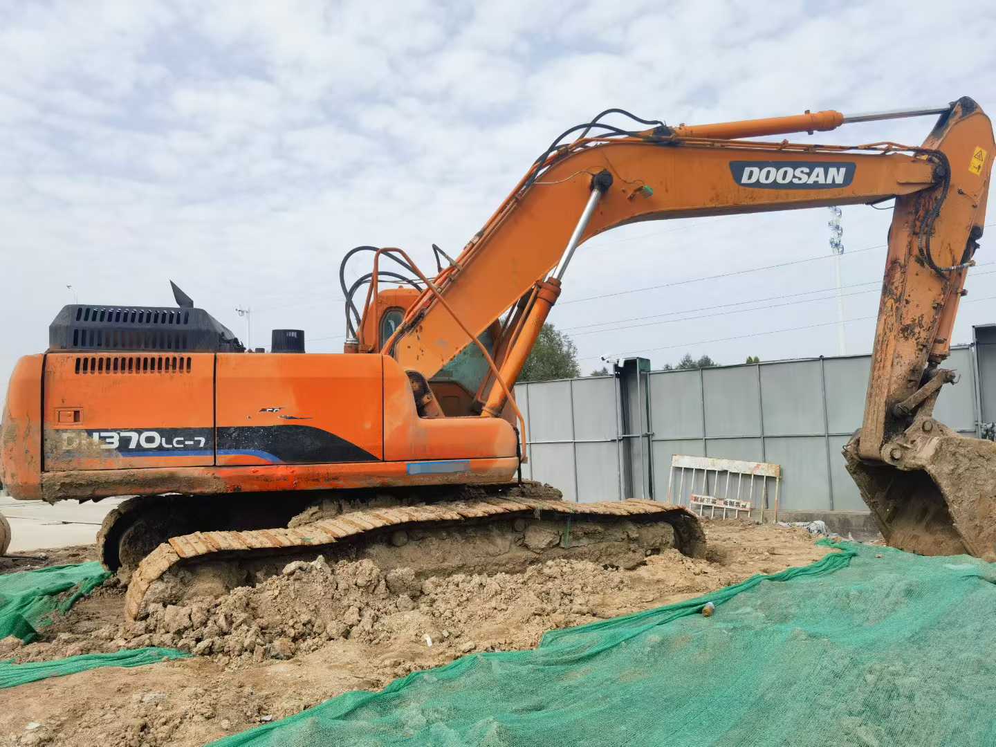 Used Doosan DL300 Excavator 2016 Model / 3