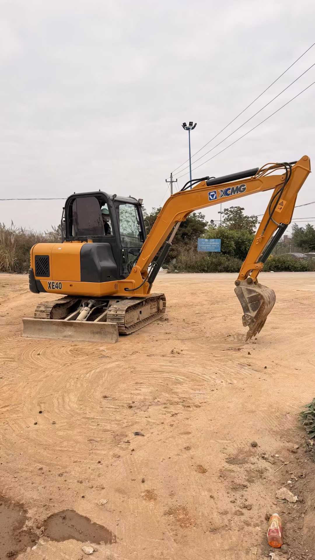 Used XCMG XE40 Excavator 2016 Model / 4