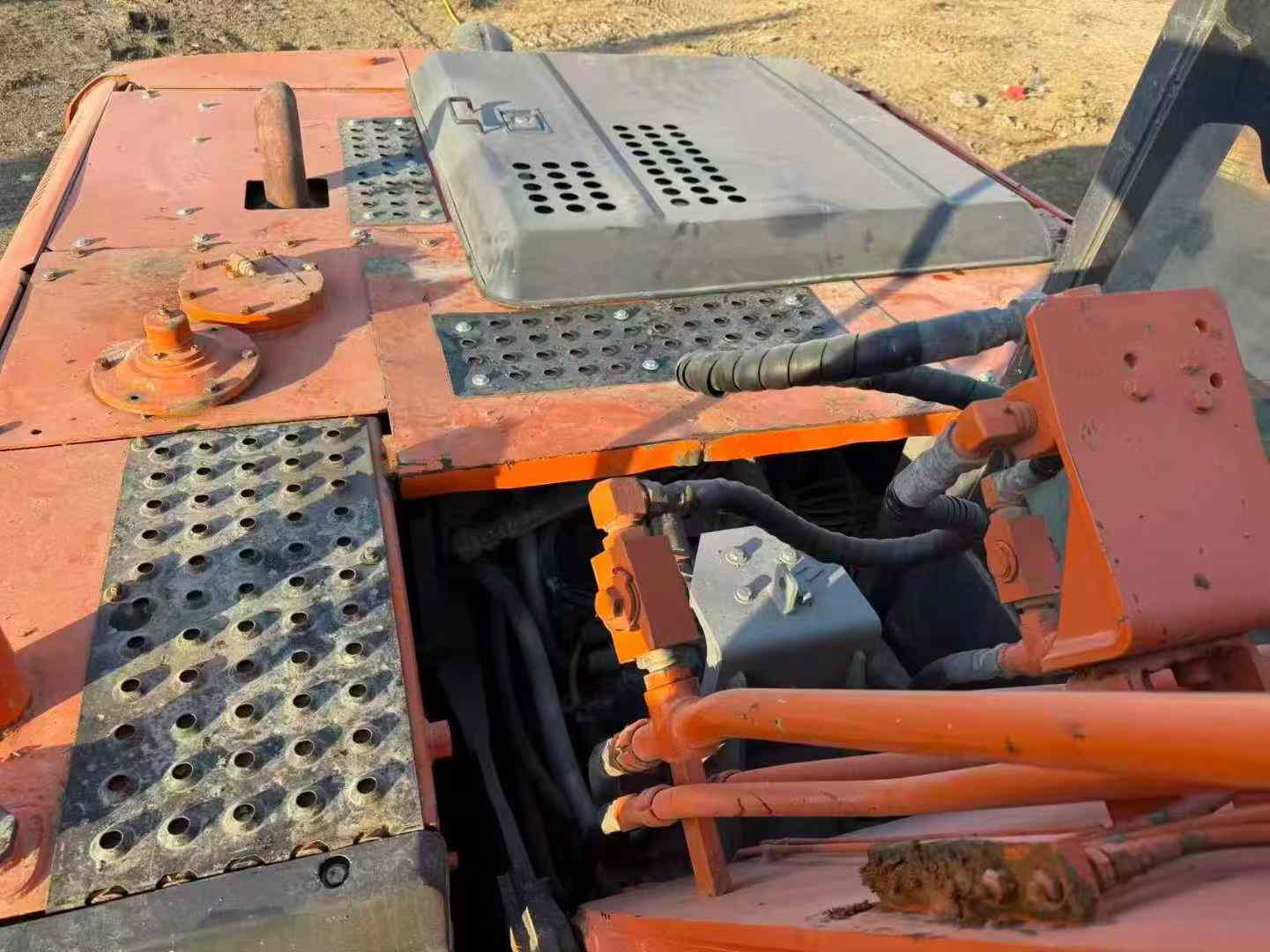 Used Hitachi ZX210LC-5G Excavator 2016 Model / 9