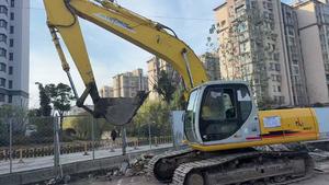 Buy 住友 SH200 Used Excavator Used 住友 SH200 Excavator 2016 Model