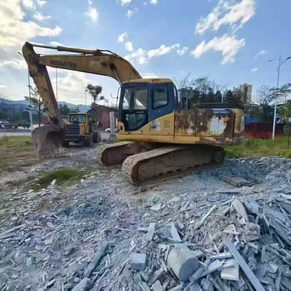 Used Komatsu PW200-7 Excavator 2016 Model / 3