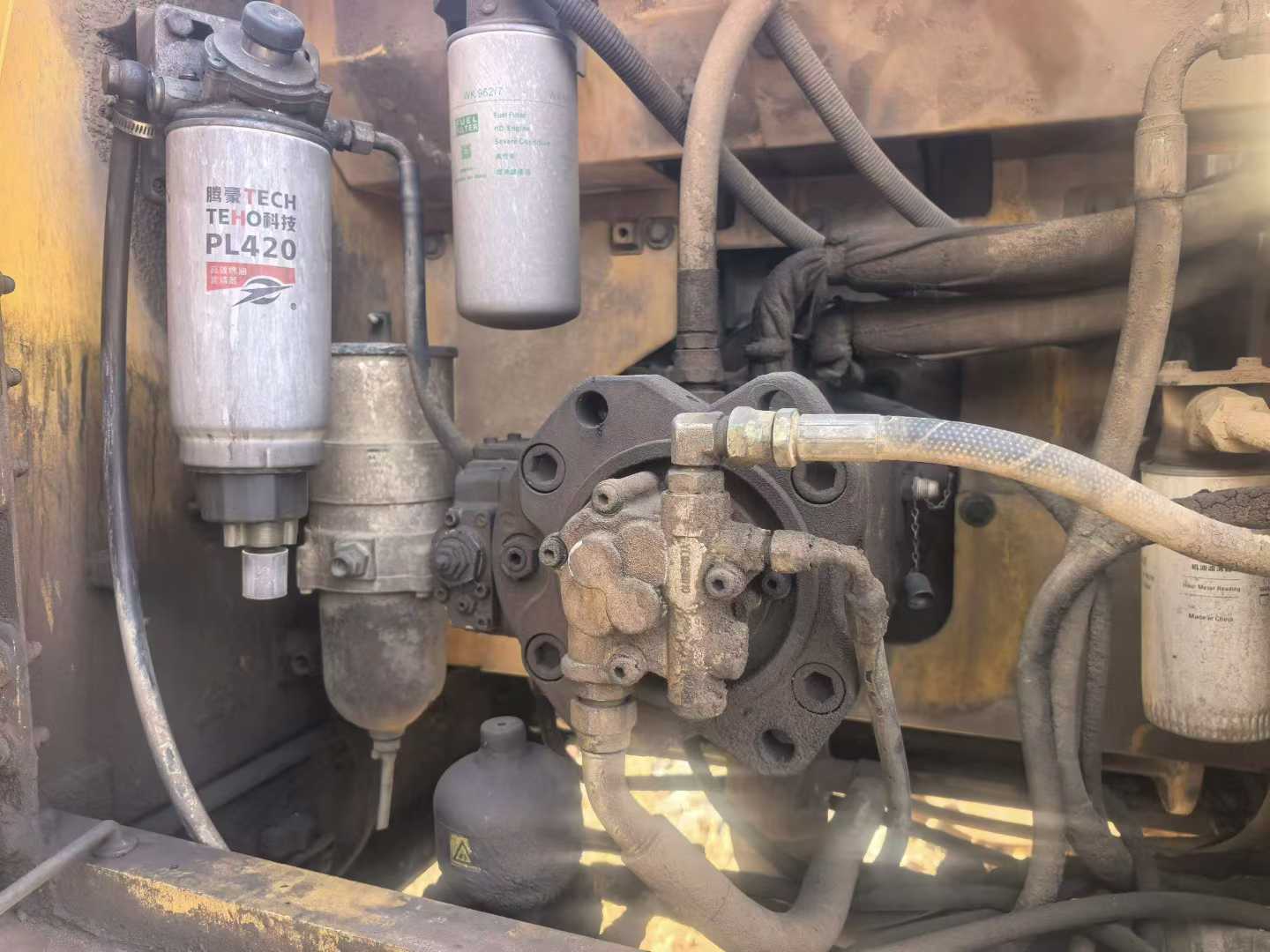 Used Volvo EC240 Excavator 2013 Model / 4