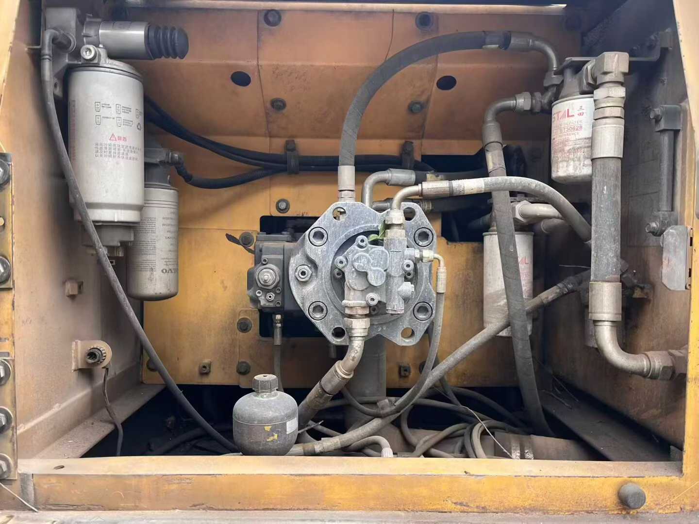 Used Volvo EC200 Excavator 2012 Model / 4