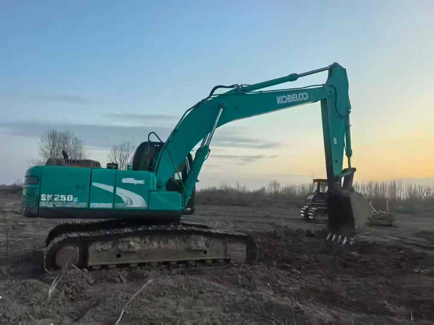 Used Kobelco SK210 Excavator 2011 Model / 6