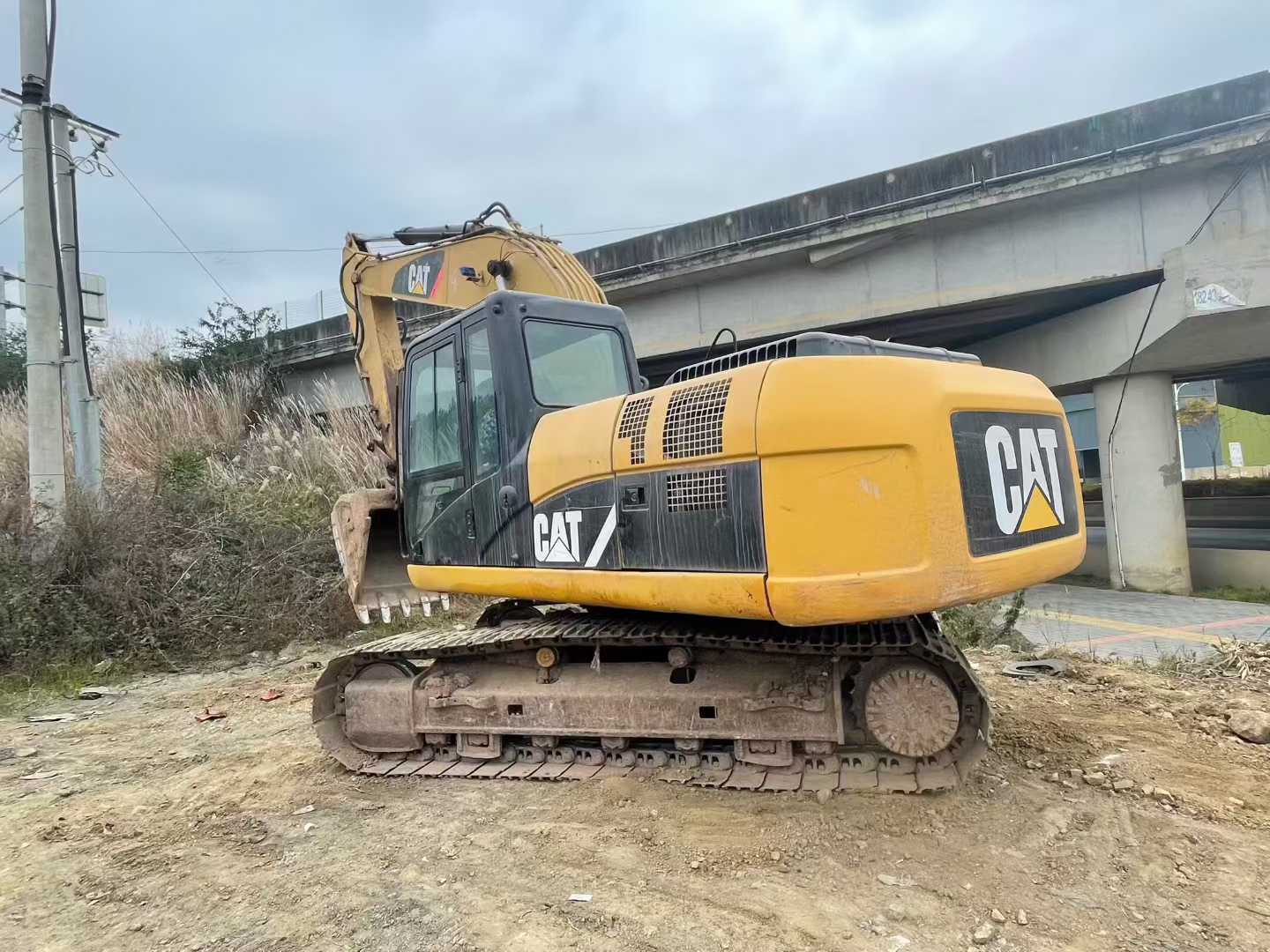 Used Caterpillar 320D Excavator 2016 Model / 2