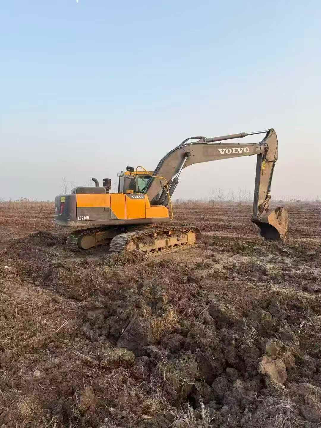 Used Volvo EW210C Excavator 2019 Model / 3