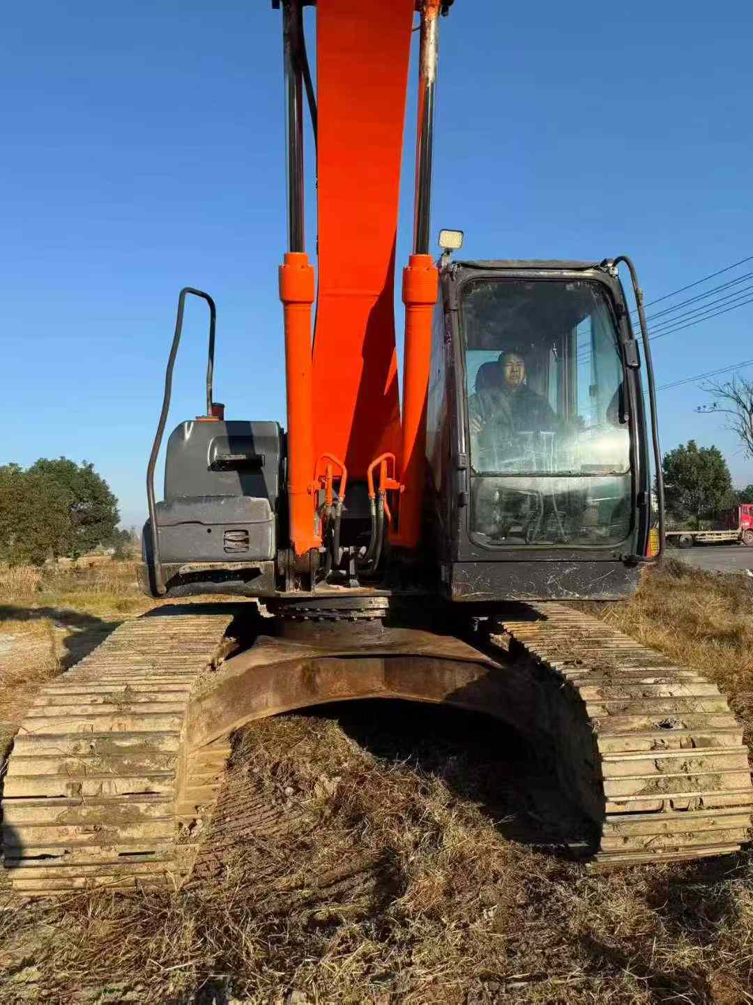 Used Hitachi ZX210LC-5G Excavator 2016 Model / 3