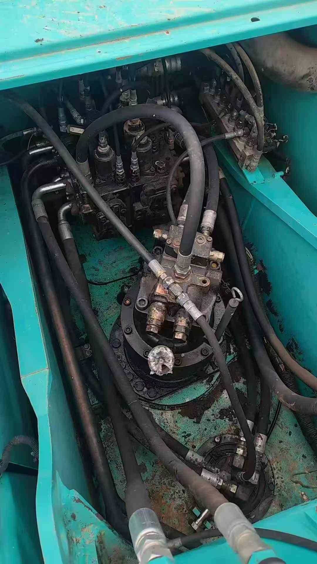 Used Kobelco SK210 Excavator 2011 Model / 5