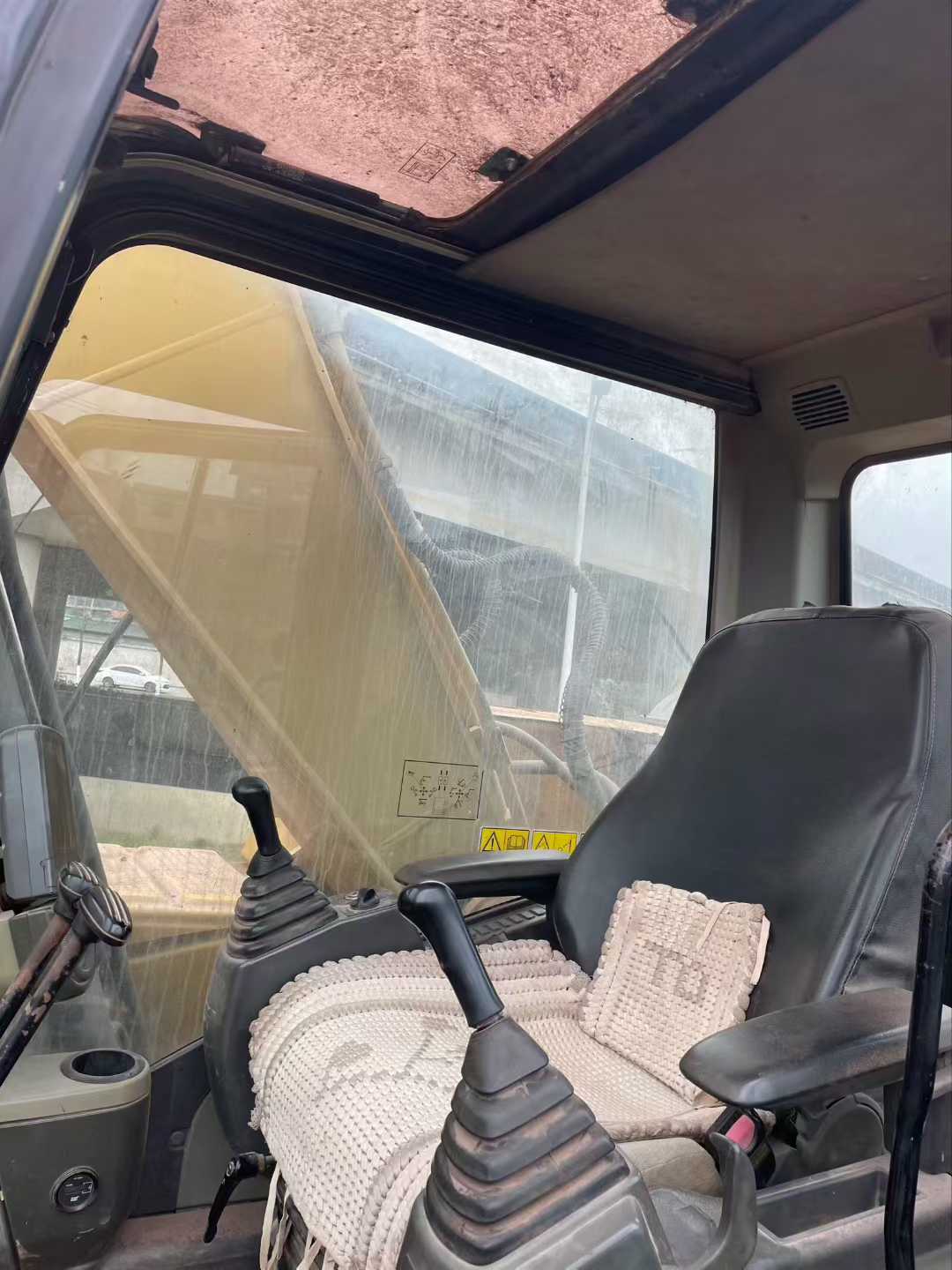 Used Caterpillar 320D Excavator 2016 Model / 8