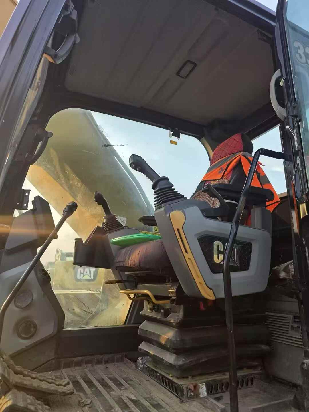 Used Caterpillar 330L Excavator 2021 Model / 8