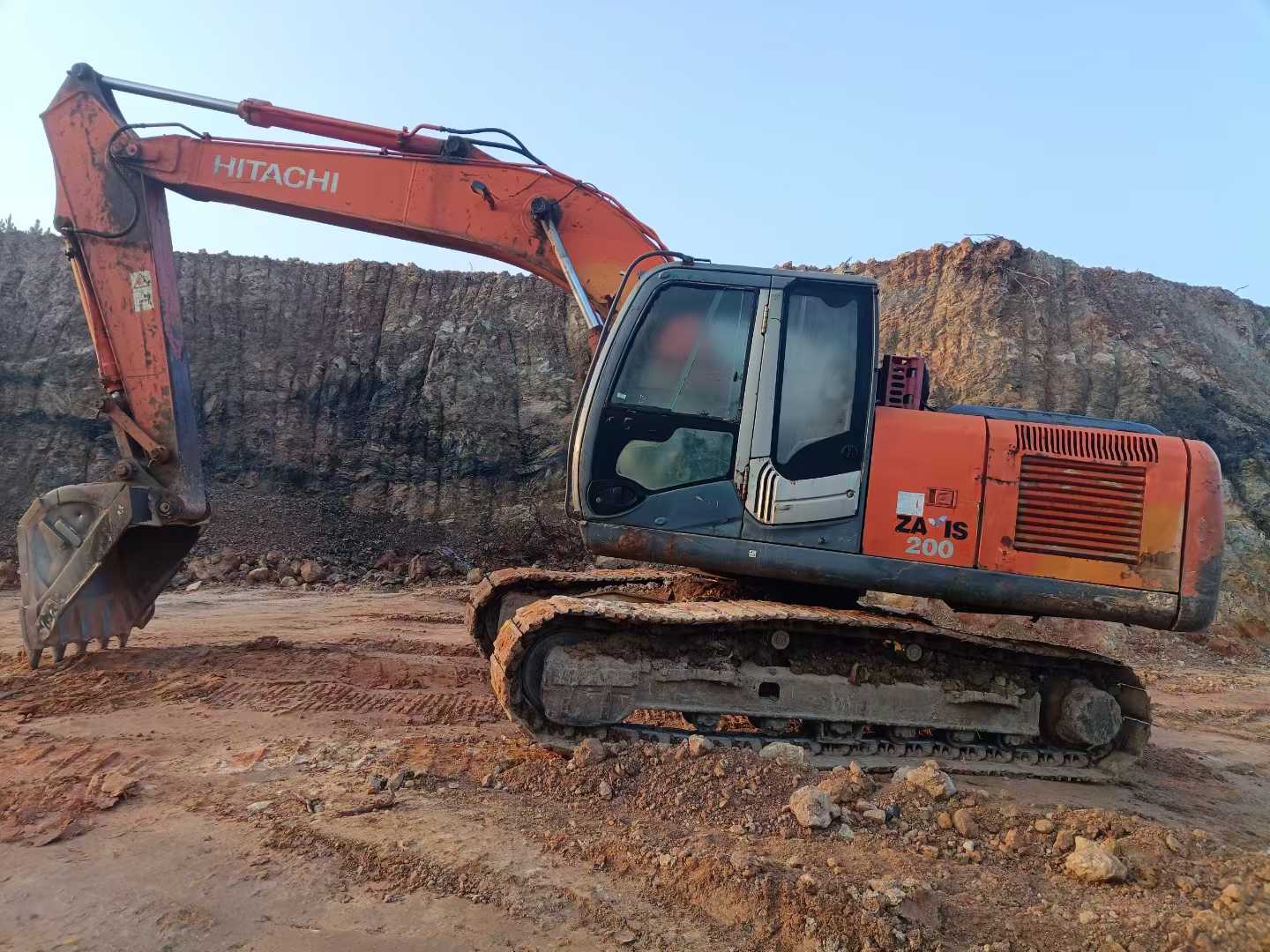 Used 日立 ZAXIS200 Excavator 2016 Model