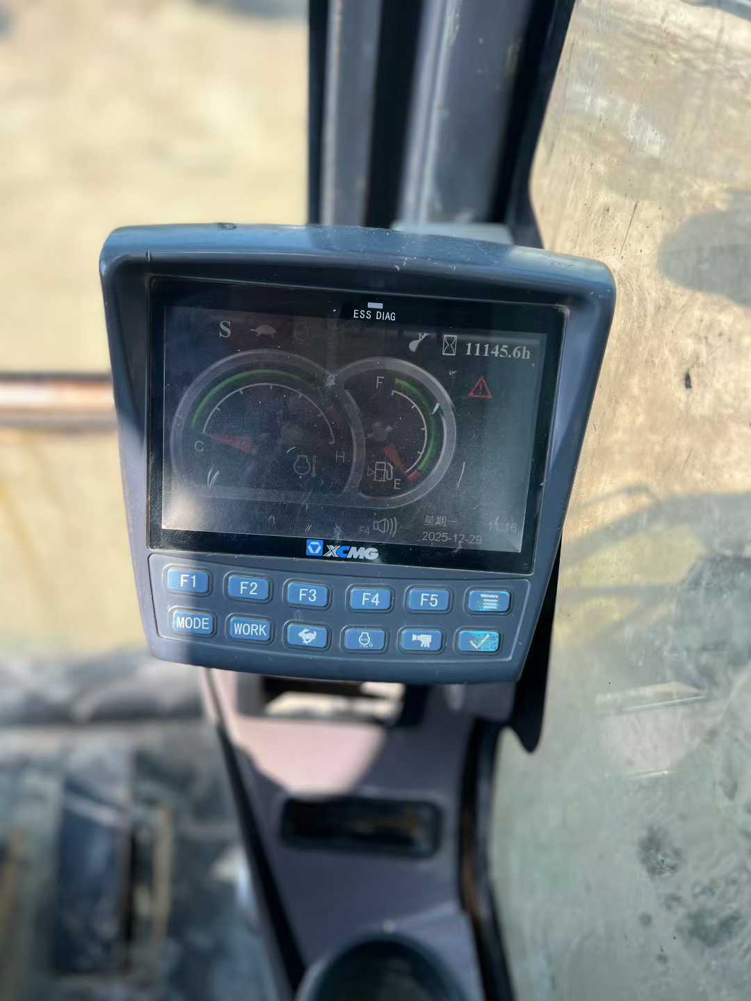 Used XCMG XE215 Excavator 2014 Model / 8