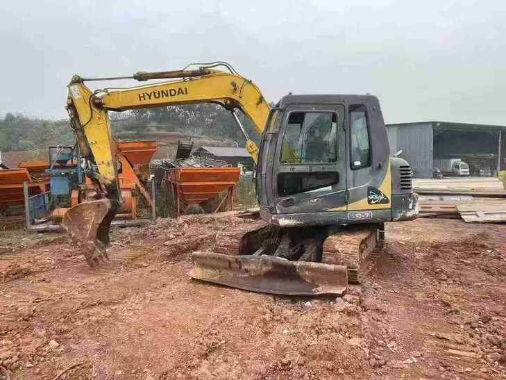 Buy Hyundai R805LC Used Excavator / 1
