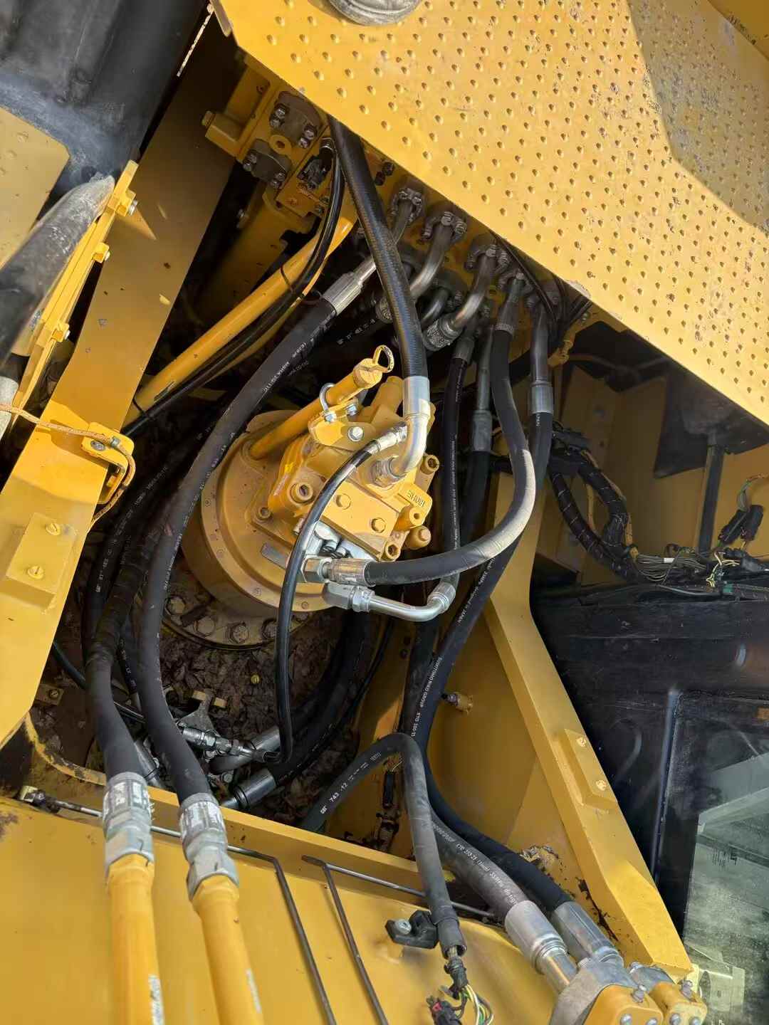 Used Caterpillar 330L Excavator 2020 Model / 6