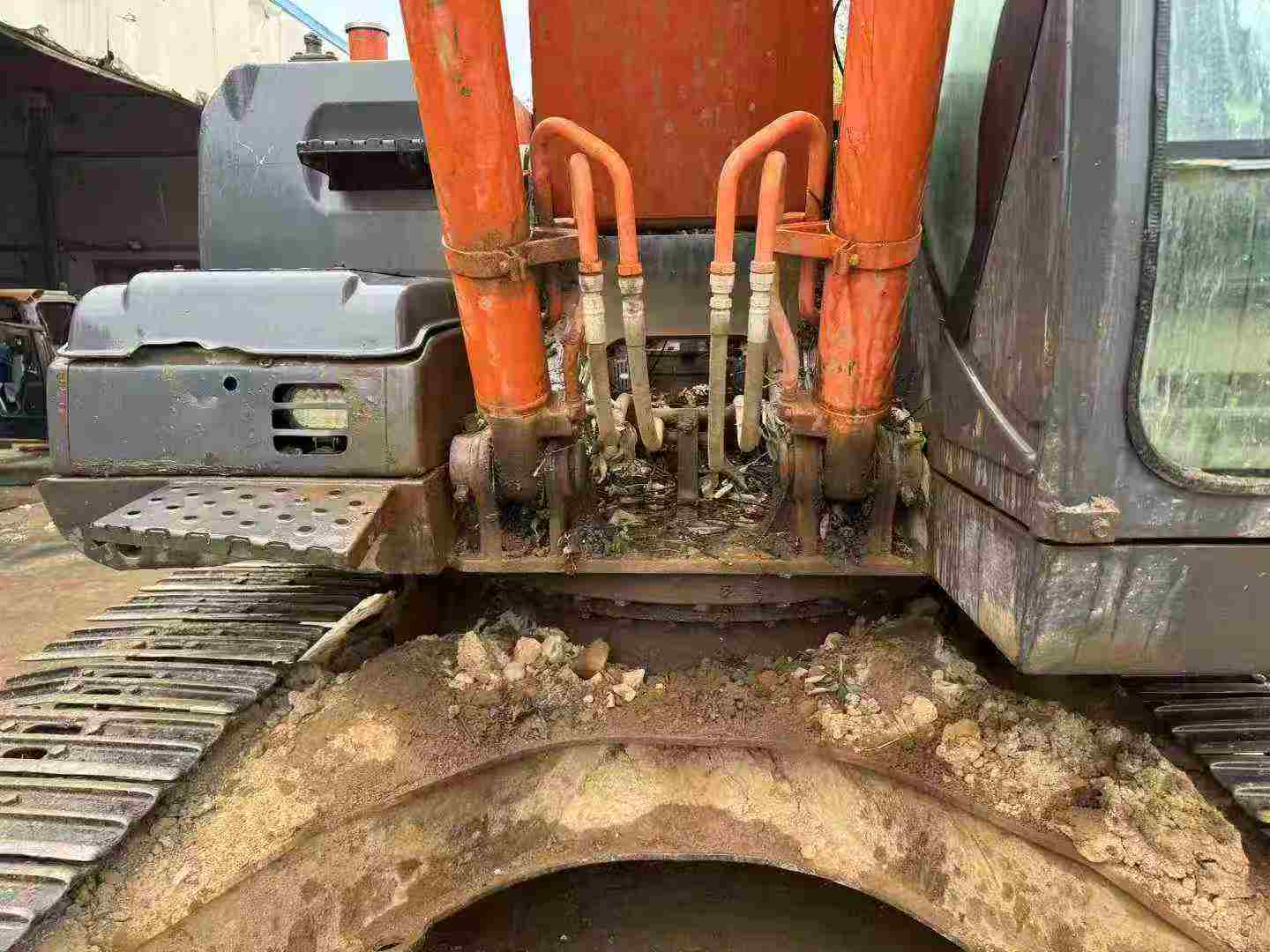 Used Hitachi ZAXIS200 Excavator 2010 Model / 2