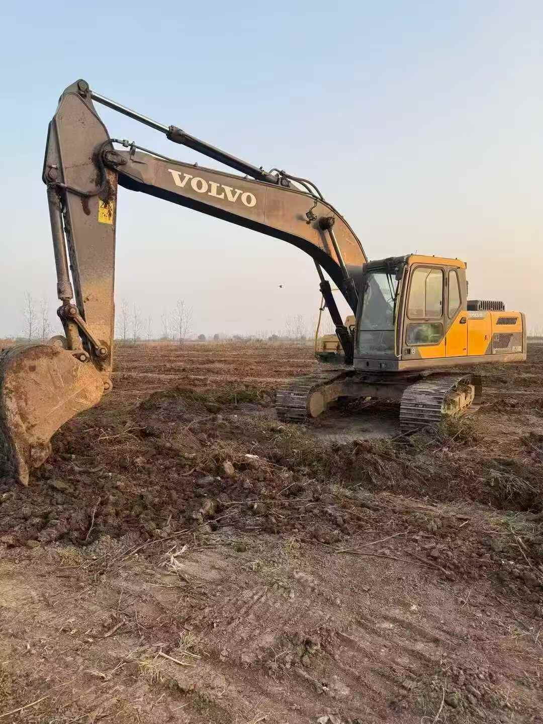 Used Volvo EW210C Excavator 2019 Model / 4
