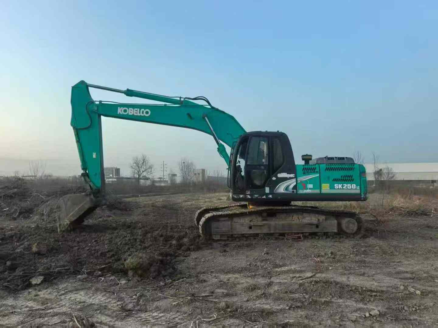 Used 神钢 SK210 Excavator 2011 Model