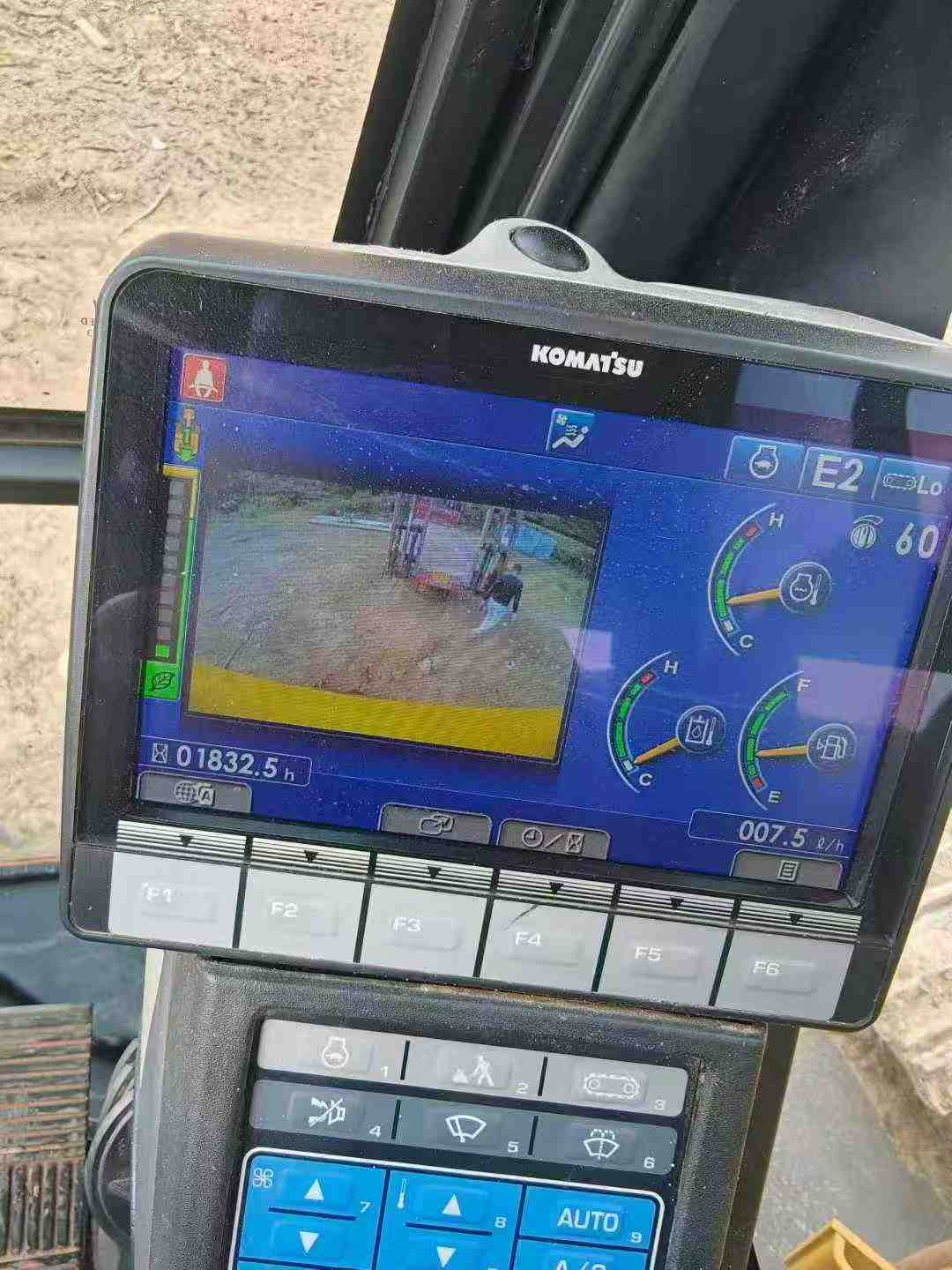 Used Komatsu PC200-1 Excavator 2024 Model / 9