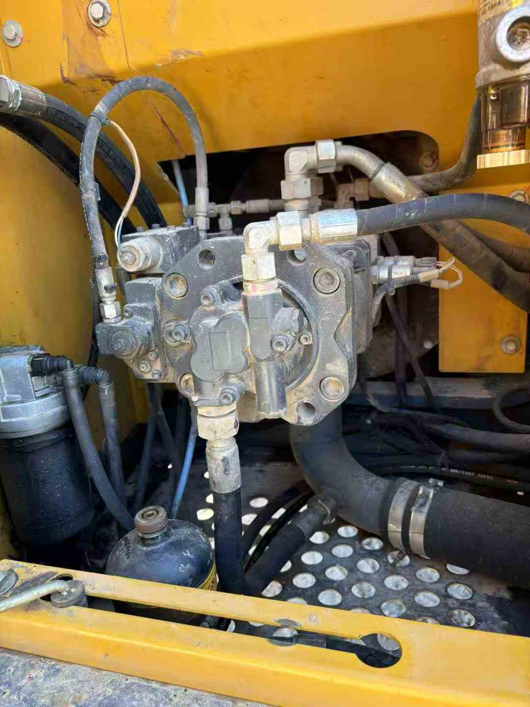 Used XCMG XE135GA Excavator 2016 Model / 5