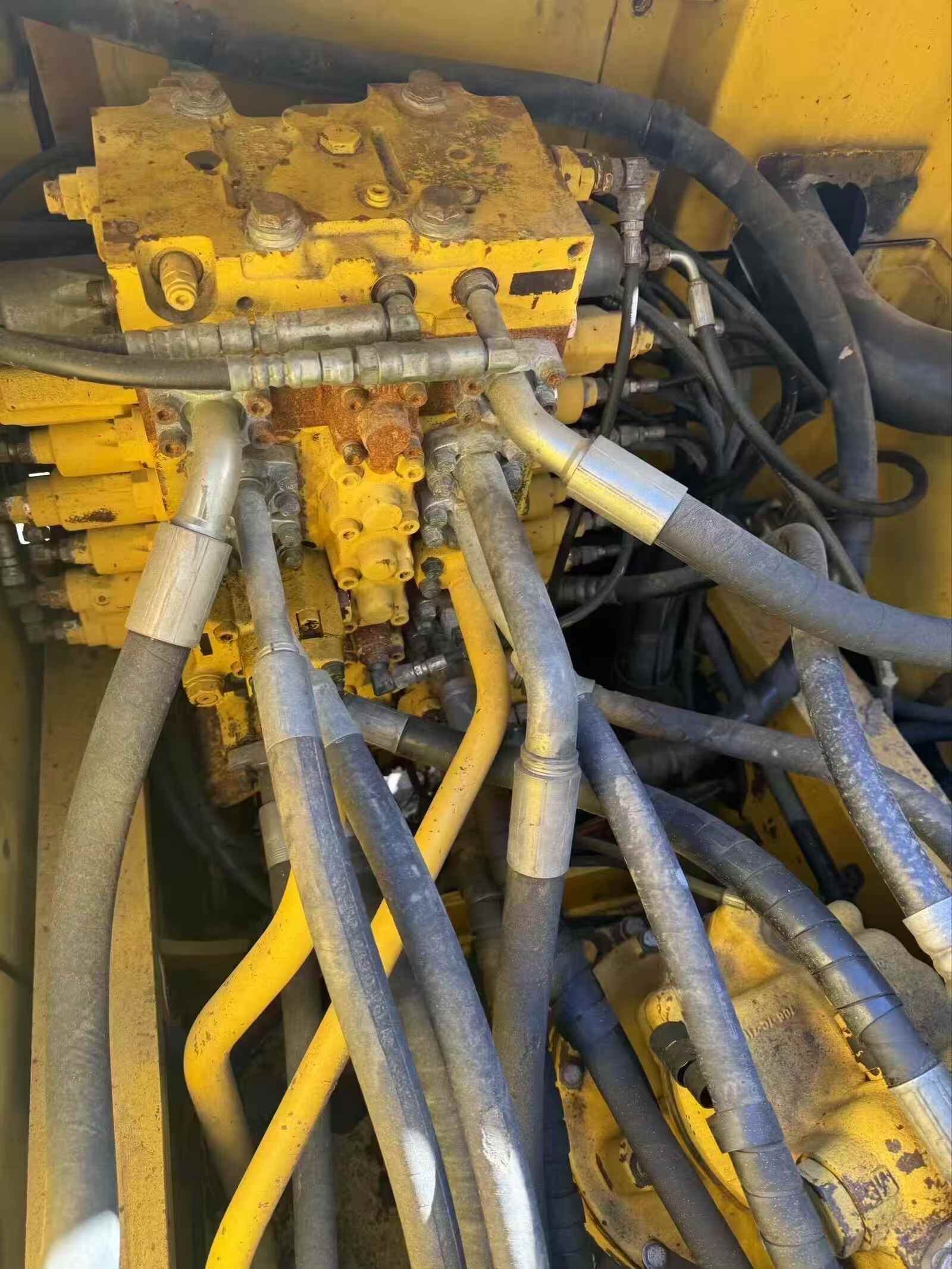 Used Komatsu PC200-10 Excavator 2022 Model / 6