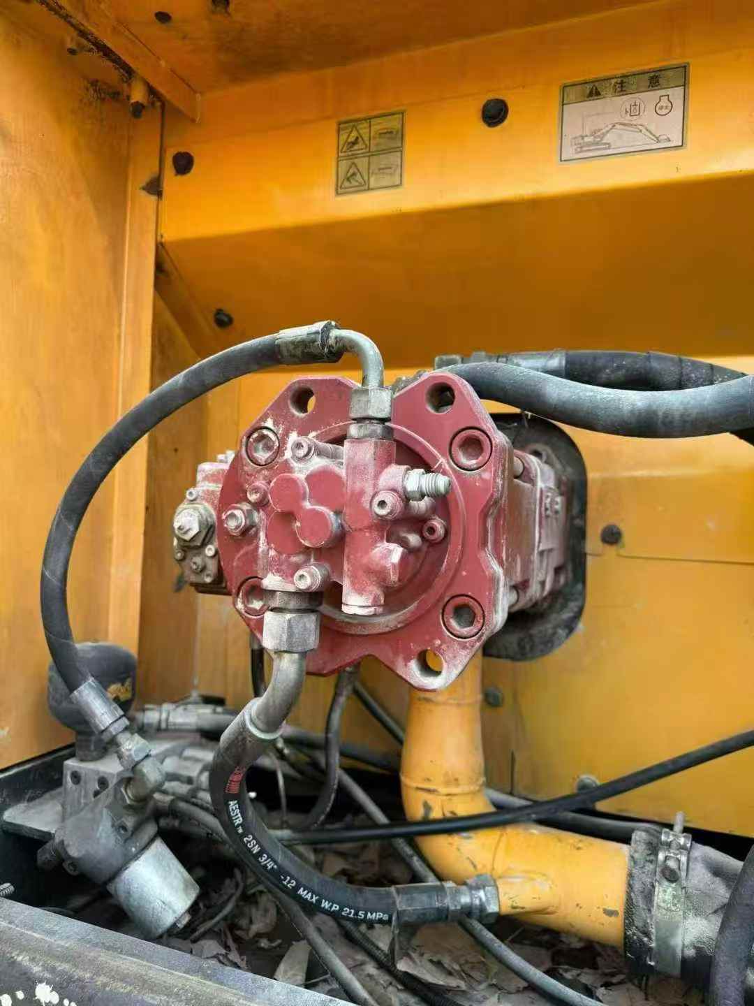 Used Hyundai R215-7 Excavator 2014 Model / 5