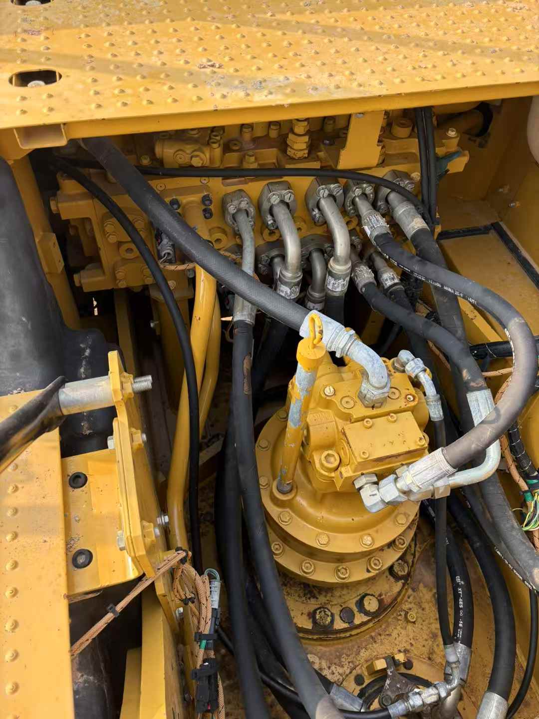 Used Caterpillar 323 Excavator 2018 Model / 6