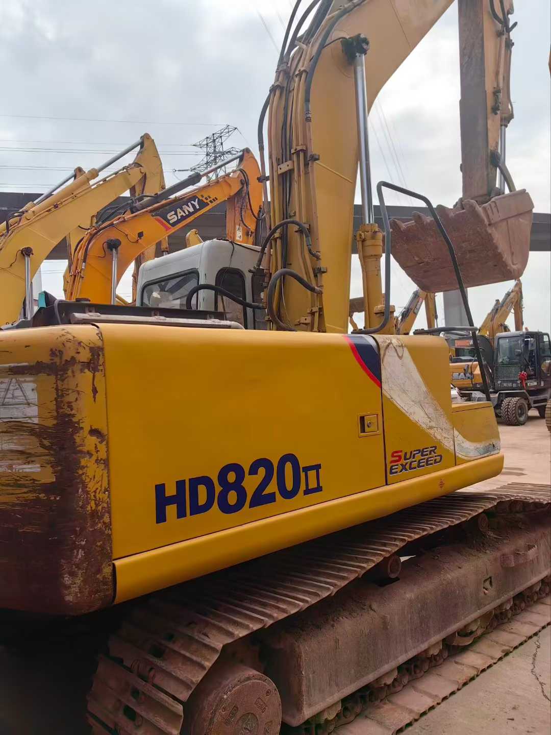 Used Kato HD820 Excavator 2016 Model / 6