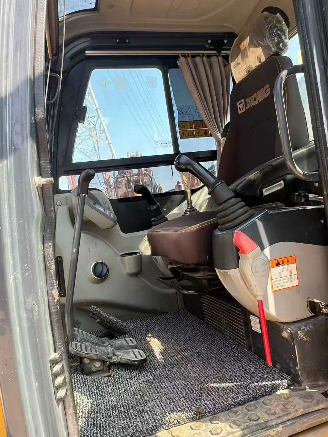 Used XCMG XE60 Excavator 2016 Model / 8