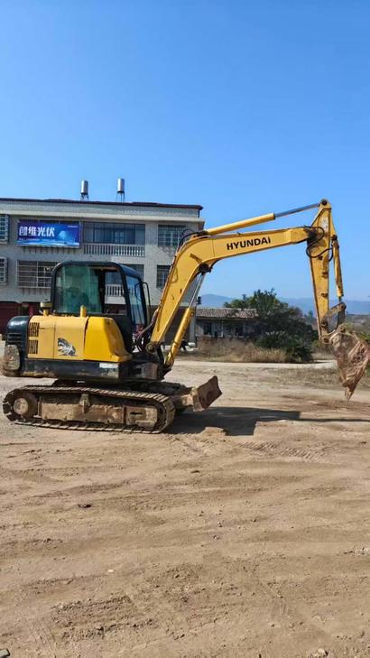 Buy Hyundai R 60VS Used Excavator / 1