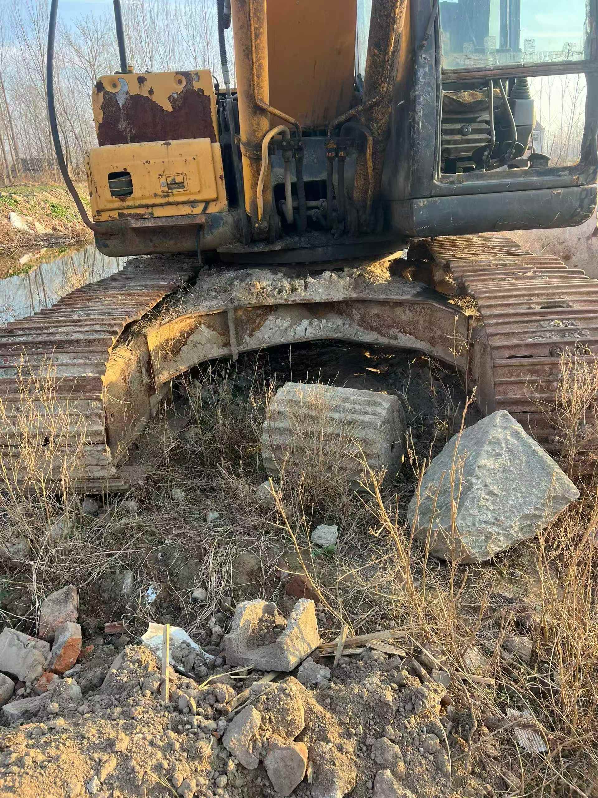 Used Hyundai R215-7 Excavator 2016 Model / 3