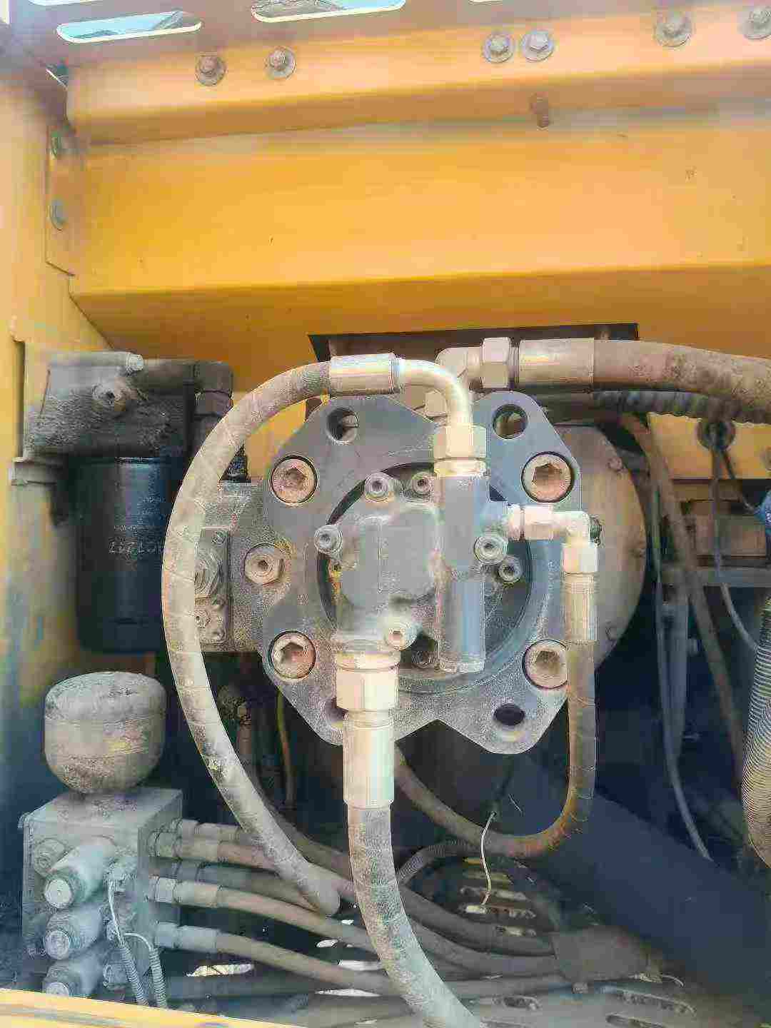 Used XCMG XE215 Excavator 2016 Model / 3