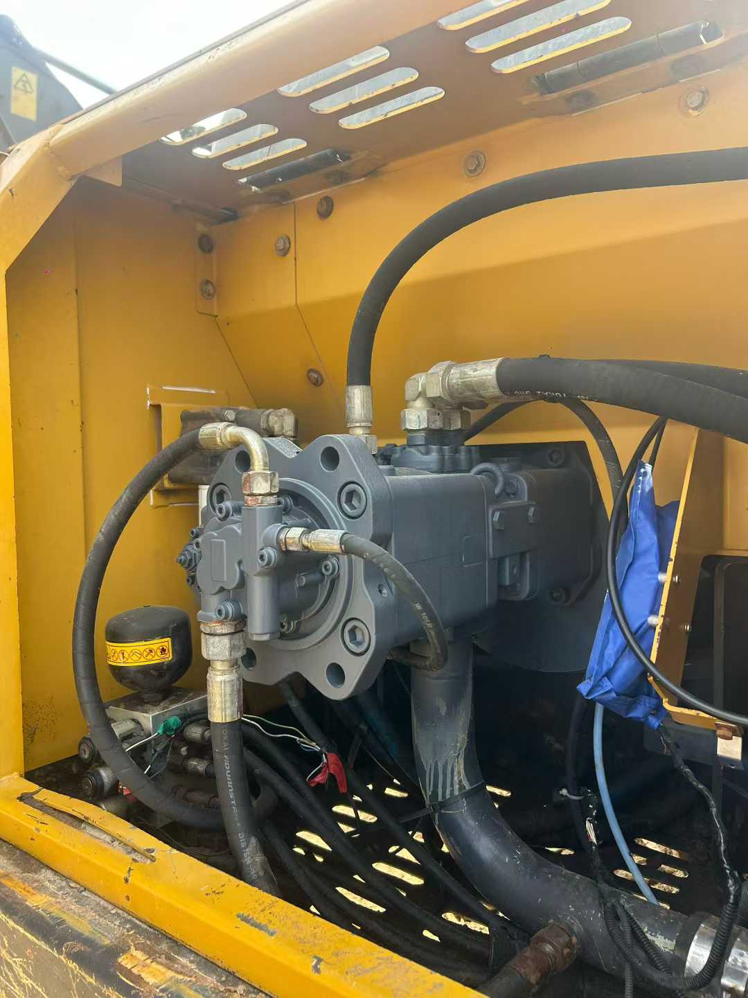 Used XCMG XE215 Excavator 2015 Model / 9